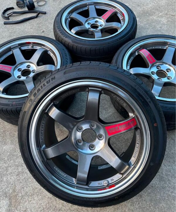 Graphite TE37 wheels